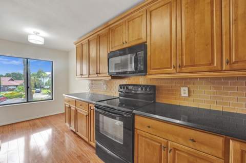 5306 Cedar Lake Drive #201, Boynton Beach FL - photo 9 of 60