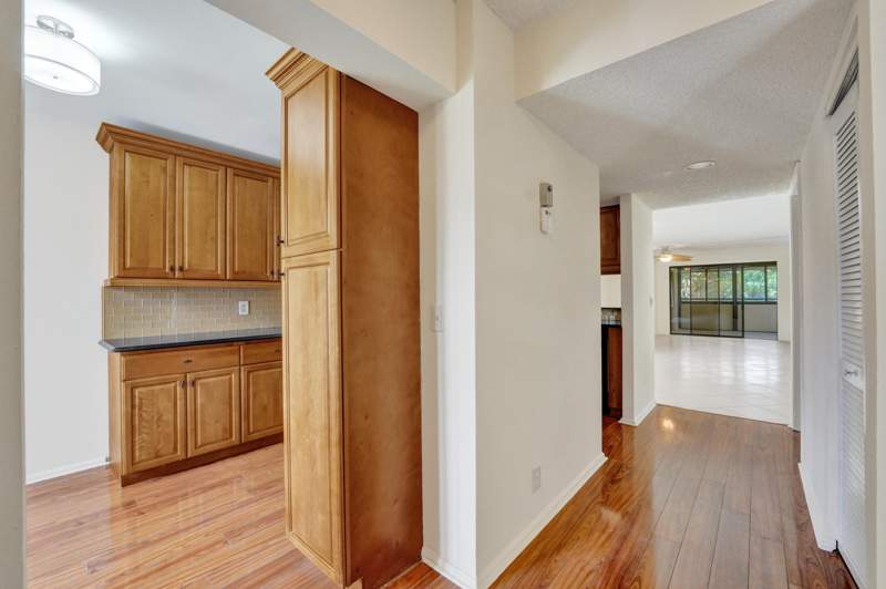 2 bedroom Condominium at 5306 Cedar Lake Drive #201, Lakeside Condo 1 Of Banyan Springs, Boynton Beach — photo 5