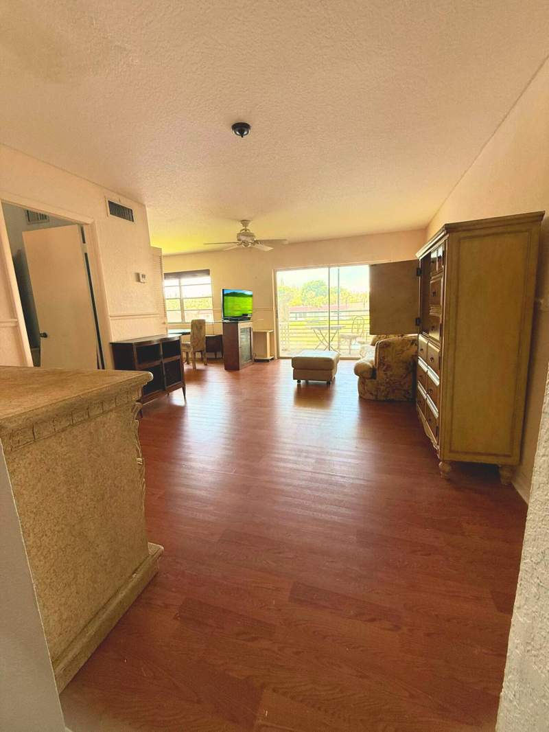 1 bedroom Condominium at 218 Lake Frances Drive, Golden Lakes Village Condo 01, West Palm Beach — photo 2