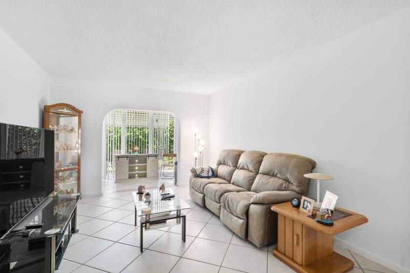 1 bedroom Condominium at 1115 Lake Terrace #111, Leisureville Lake Condo, Boynton Beach — photo 2