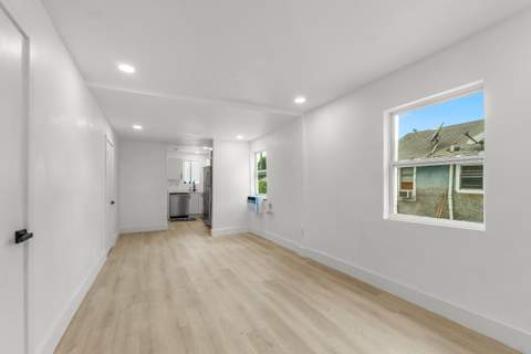 114 NW 10th Avenue, Delray Beach FL - photo 11 of 33