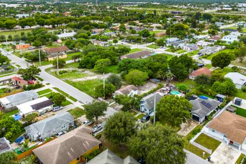 114 NW 10th Avenue, Delray Beach FL - photo 23 of 33