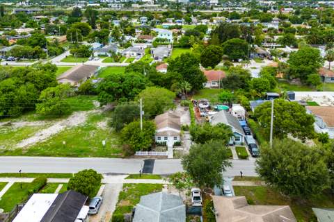 114 NW 10th Avenue, Delray Beach FL - photo 24 of 33