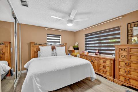 133 Greenbrier Drive, Palm Springs FL - photo 18 of 66