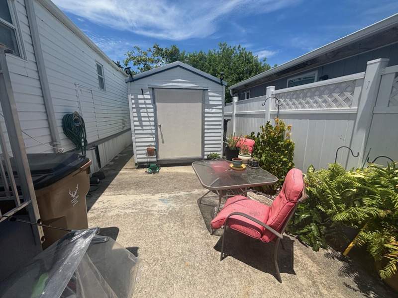 3 bedroom Mobile Home at 109 NW 50th Street, Country Knolls, Deerfield Beach — photo 4