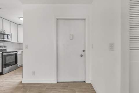 2747 Dudley Drive #D, West Palm Beach FL - photo 9 of 82