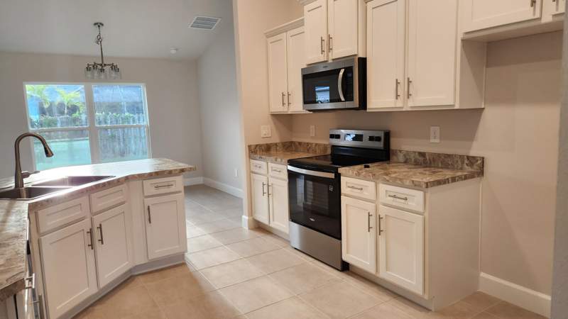 4 bedroom Single Family Residence at 233 SW Becker Road, Port St Lucie Section 34, Port St. Lucie — photo 4