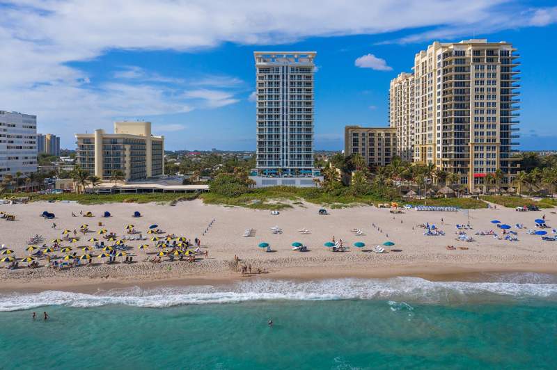 3 bedroom Condominium at 3730 N Ocean Drive #9d, Vistablue Singer Island Condo, Singer Island — photo 2