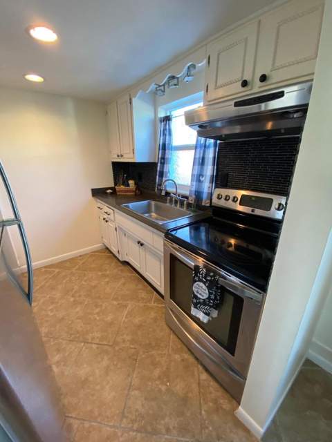 219 Lakeview 102 Avenue #102, Lantana FL - photo 10 of 29
