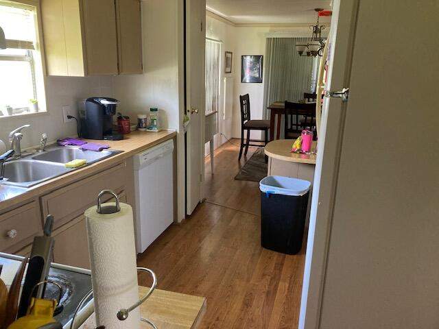 2 bedroom Manufactured Home at 206 W Caribbean, Golf Village, Port St. Lucie — photo 4