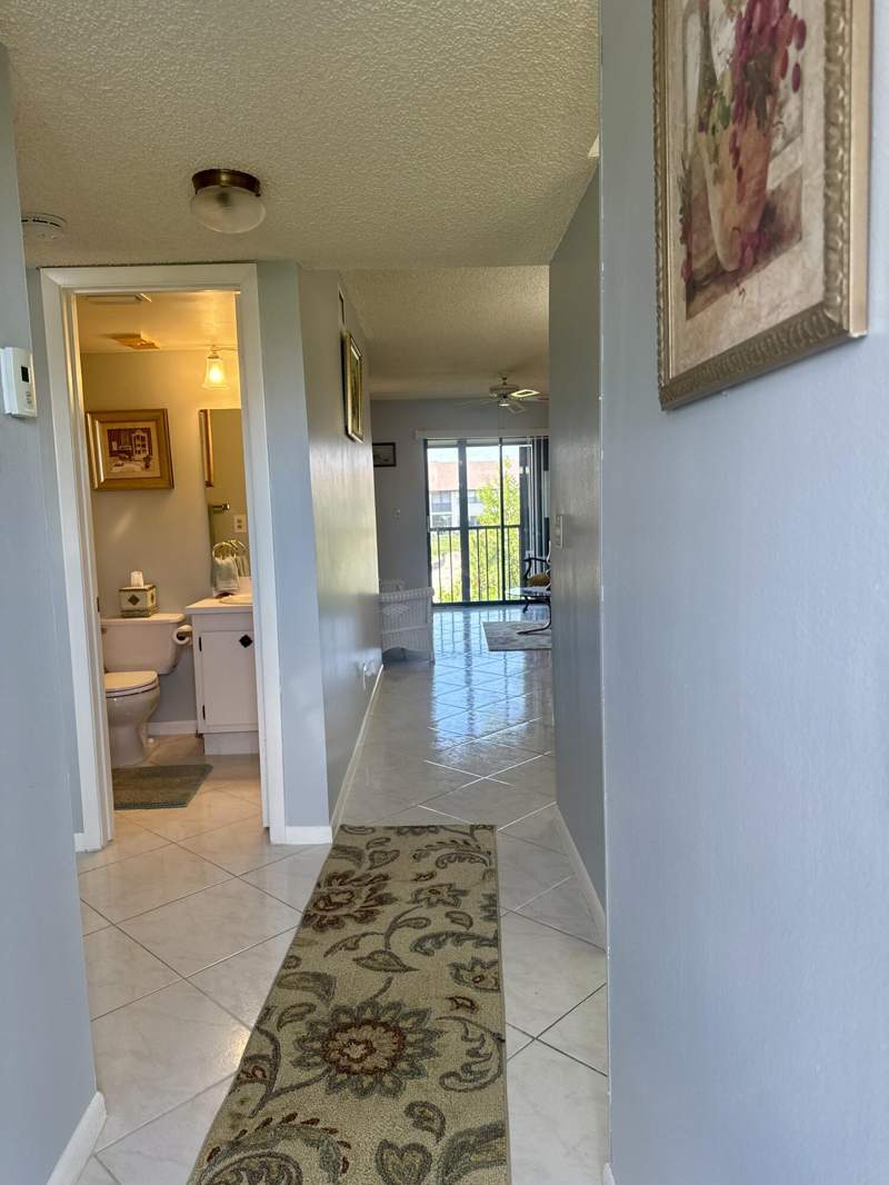 2 bedroom Condominium at 7214 Golf Colony Court #205, Lucerne Lakes Golf Colony Condos 1 Thru 12 And 14 A, Lake Worth — photo 4