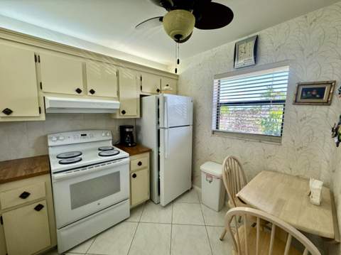 7214 Golf Colony Court #205, Lake Worth FL - photo 8 of 46