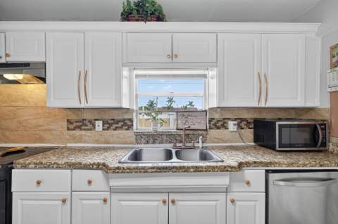 1136 W 7th Street, Riviera Beach FL - photo 7 of 51