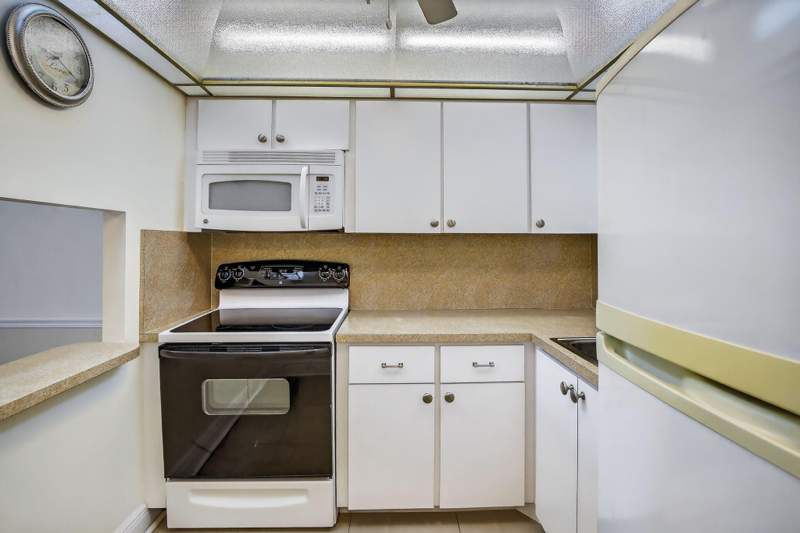 1 bedroom Condominium at 2951 Sunrise Lakes Drive #107, Sunrise Lakes 18 Condo, Sunrise — photo 4