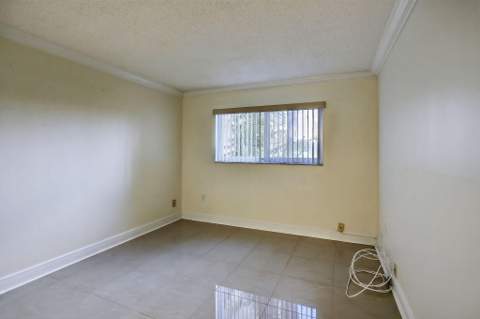 2951 Sunrise Lakes Drive #107, Sunrise FL - photo 19 of 43