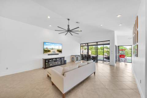 10255 Sunset Bend Drive, Boca Raton FL - photo 11 of 88