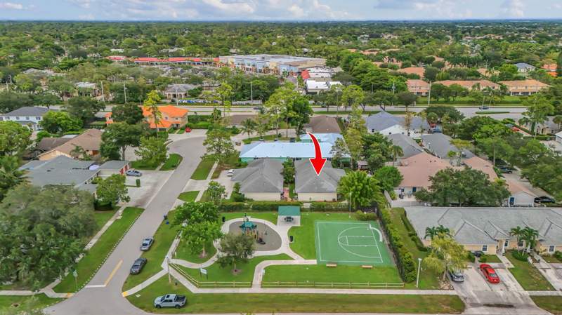 3 bedroom Villa at 14010 Veronica Court, Sugar Pond Manor Of Wellington, Wellington — photo 3