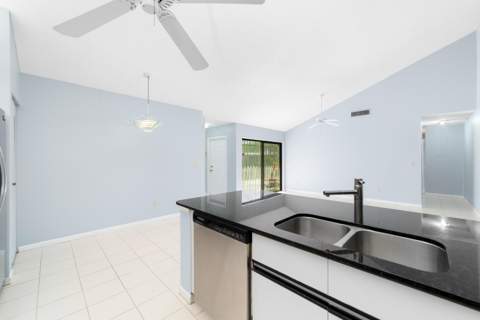1139 Summit Trail Circle #A, West Palm Beach FL - photo 12 of 39