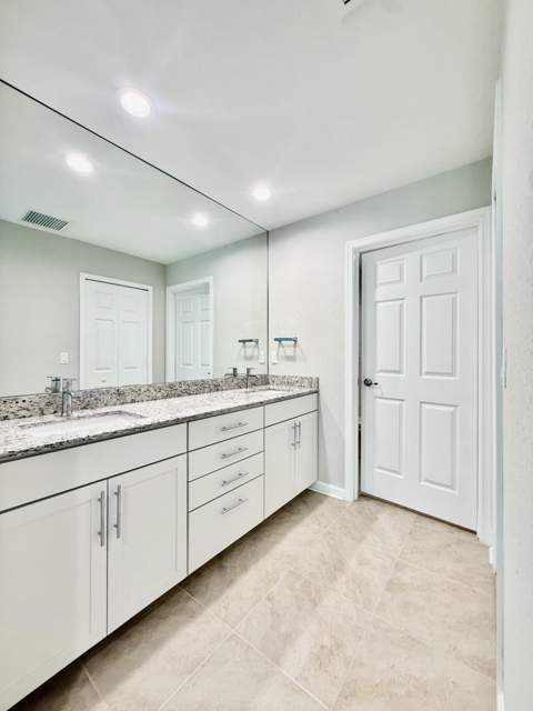 6724 Lila Court, Fort Pierce FL - photo 14 of 98