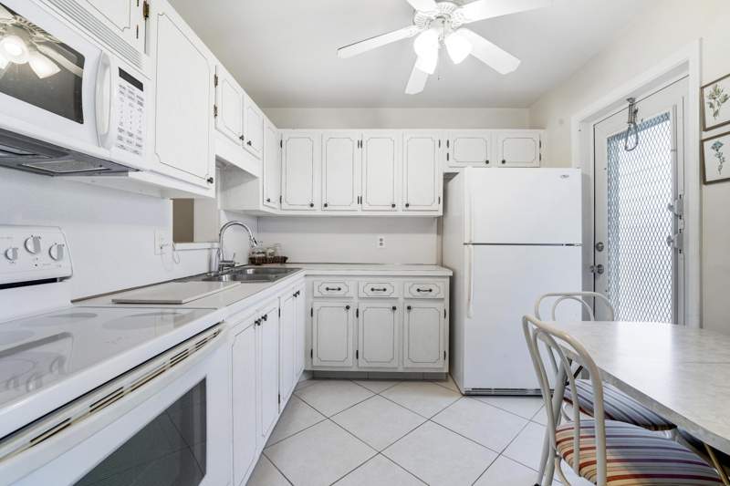 2 bedroom Condominium at 2132 NE 1st Way #201, Village Royale Condo 8, Boynton Beach — photo 4
