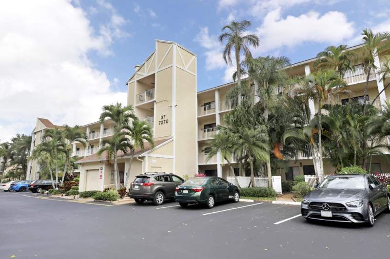 2 bedroom Condominium at 7270 Ashford Place #106, Huntington Lakes Sec Five Condos, Delray Beach — photo 3