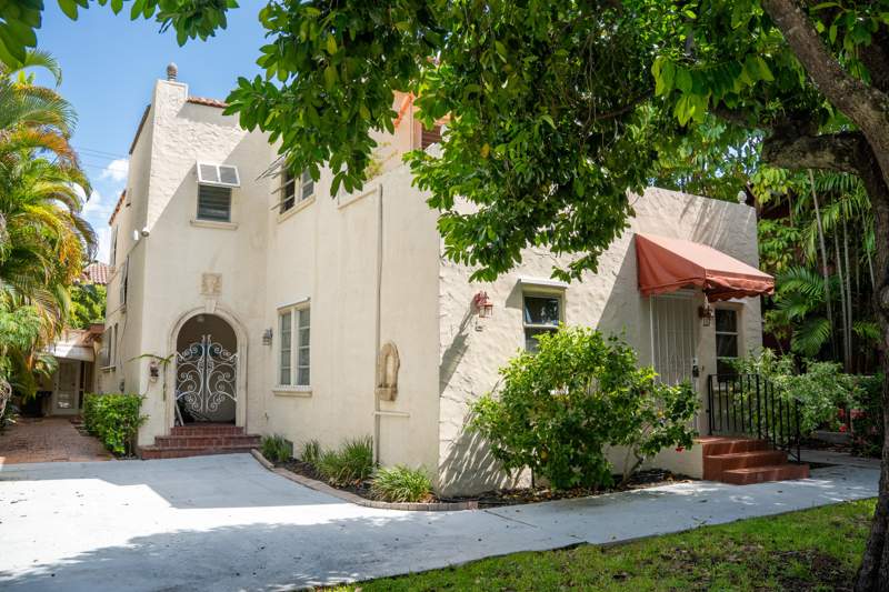 5 bedroom Single Family Residence at 219 Seminole Avenue, Ocean Park H W Robbins Add In, Palm Beach — photo 2
