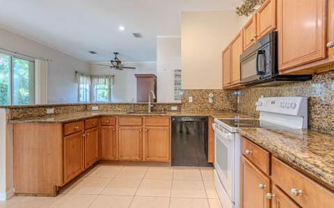 1518 SW Hutchins Street, Port St. Lucie FL - photo 8 of 30