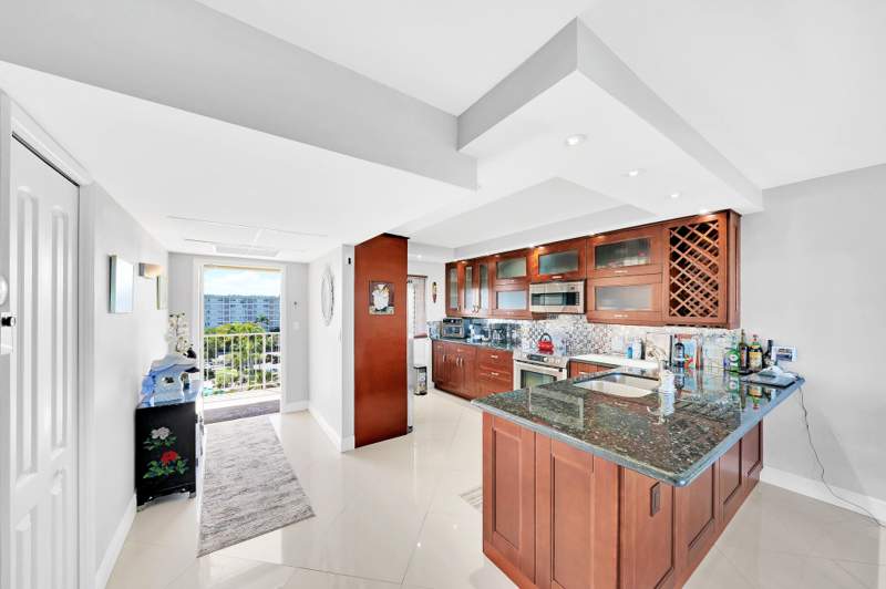 2 bedroom Condominium at 2940 N Course Drive #811, Palm Aire Country Club, Pompano Beach — photo 3