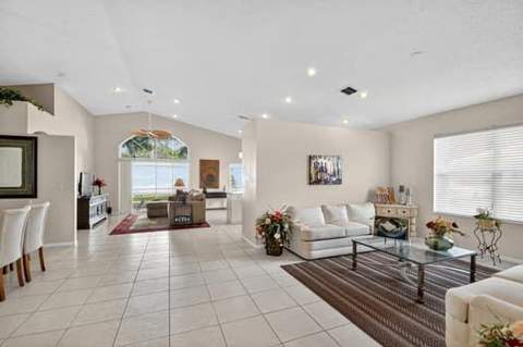 10299 Utopia Circle, Boynton Beach FL - photo 6 of 50