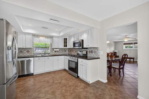 4359 Gardenia Drive, Palm Beach Gardens FL - photo 16 of 51