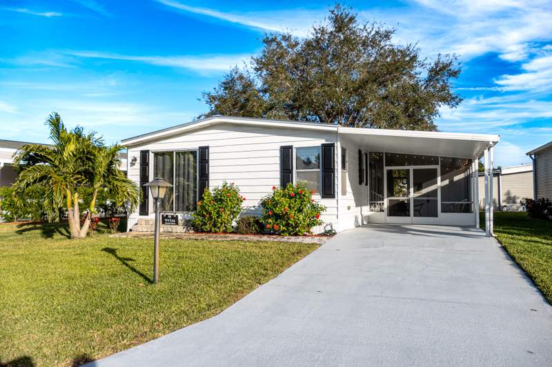 2 bedroom Manufactured Home at 95 N North Warner Drive, Pinelake Village, Jensen Beach — photo 2