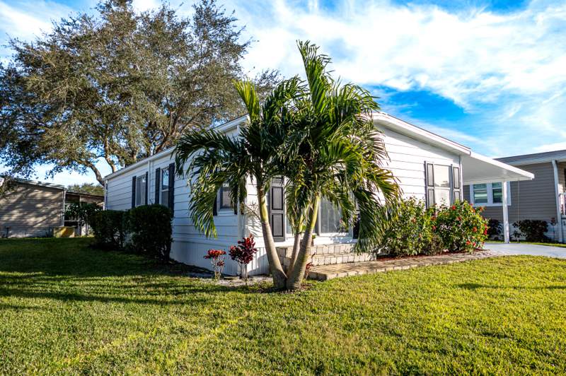 2 bedroom Manufactured Home at 95 N North Warner Drive, Pinelake Village, Jensen Beach — photo 3