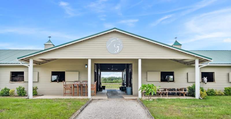 4 bedroom Single Family Residence at 13700 SW Groveside Drive, Box Ranch Groves, Stuart — photo 5