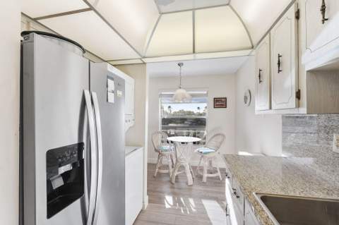 1050 Citrus #202, Delray Beach FL - photo 12 of 26