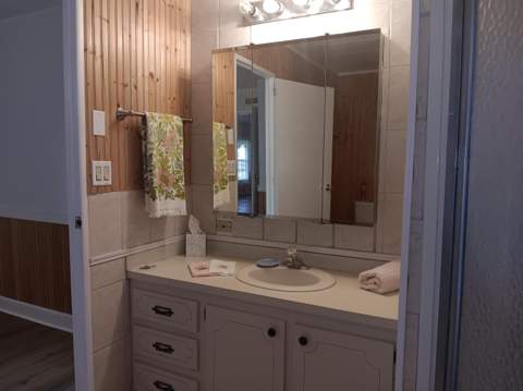 7781 SE Shenandoah Drive, Hobe Sound FL - photo 7 of 28