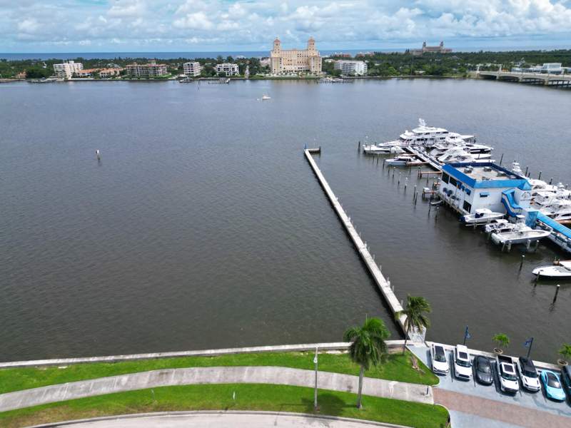 2 bedroom Condominium at 917 N Flagler Drive #409, Yacht Club Towers Condo, West Palm Beach — photo 2