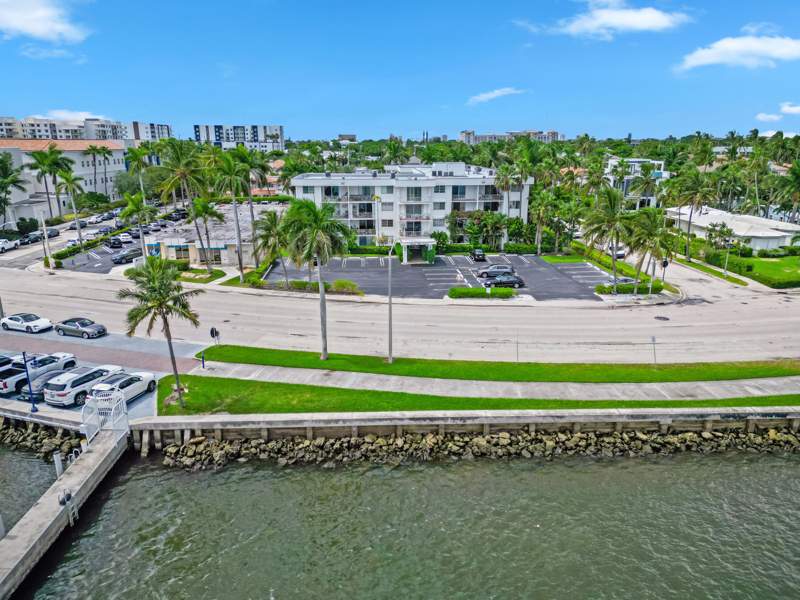 2 bedroom Condominium at 917 N Flagler Drive #409, Yacht Club Towers Condo, West Palm Beach — photo 3