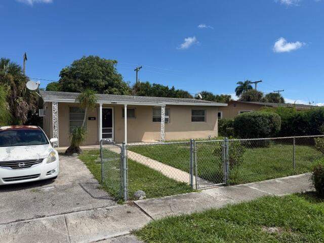 3 bedroom Single Family Residence at 1441 8th Street, Roosevelt Estates, West Palm Beach — photo 4