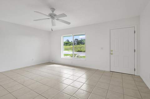 431 NE Julia Court, Jensen Beach FL - photo 16 of 36