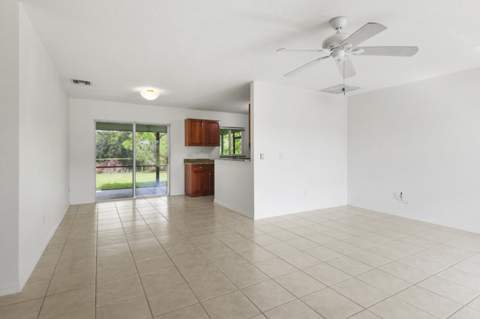 431 NE Julia Court, Jensen Beach FL - photo 19 of 36