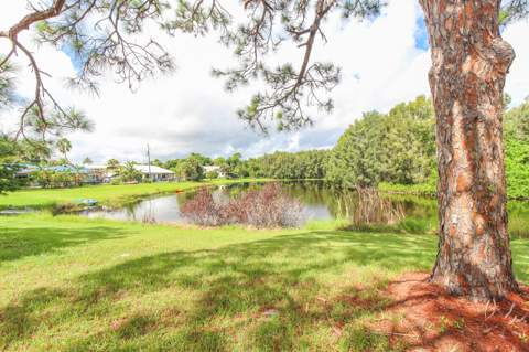 431 NE Julia Court, Jensen Beach FL - photo 13 of 36