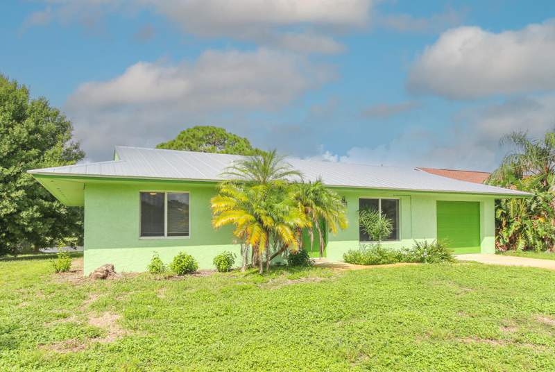 2 bedroom Single Family Residence at 431 NE Julia Court, St Lucie Vista Estates, Jensen Beach — photo 2