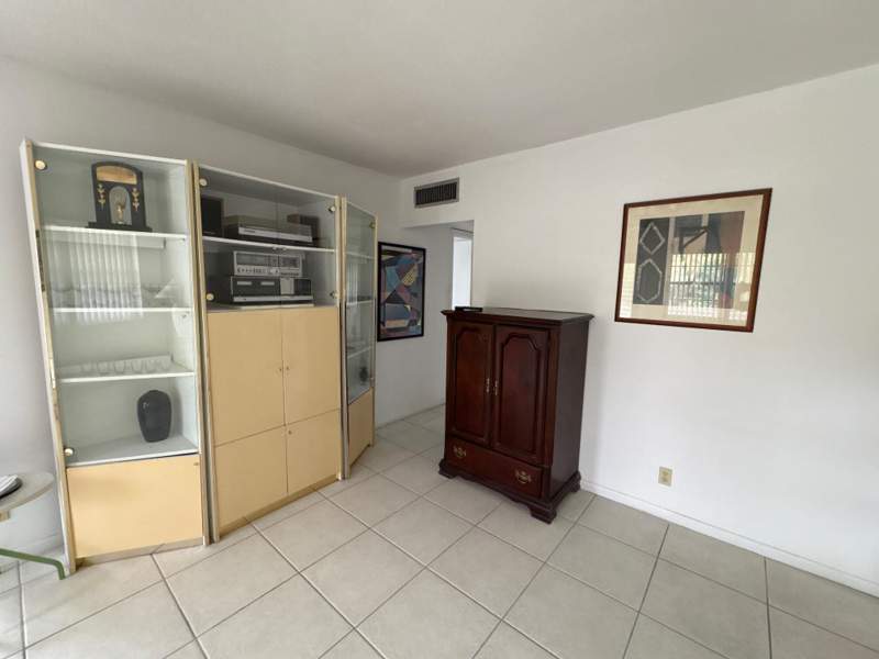 2 bedroom Condominium at 144 Norwich F, Century Village / Norwich Condo, West Palm Beach — photo 4