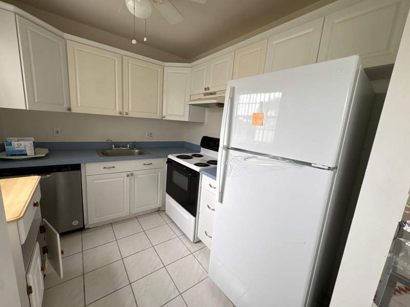 2 bedroom Condominium at 144 Norwich F, Century Village / Norwich Condo, West Palm Beach — photo 3