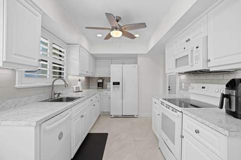 702 Wingfoot Drive #D, Jupiter FL - photo 9 of 39