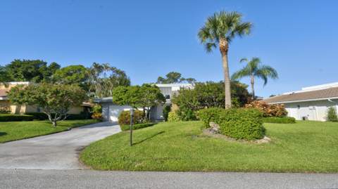 634 W Lakewoode Circle, Delray Beach FL - photo 7 of 59