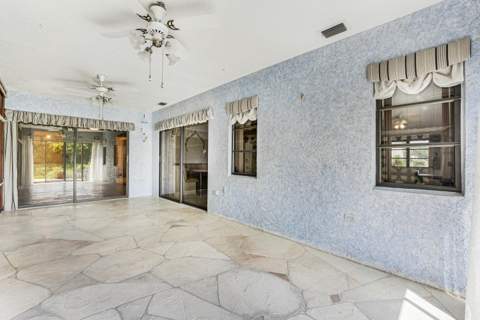 8421 Bonita Isle Drive, Lake Worth FL - photo 22 of 39