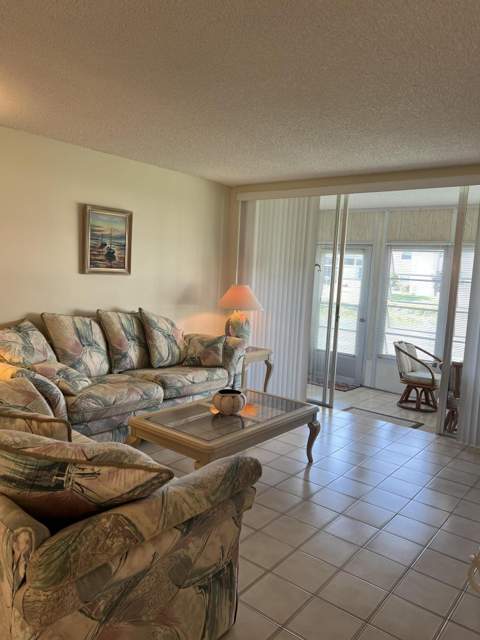 504 Davis Road #95, Palm Springs FL - photo 9 of 33