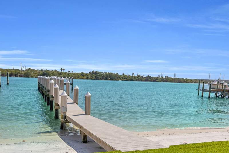 6 bedroom Single Family Residence at 18119 SE Federal Highway, Sandy Depths, Jupiter — photo 3