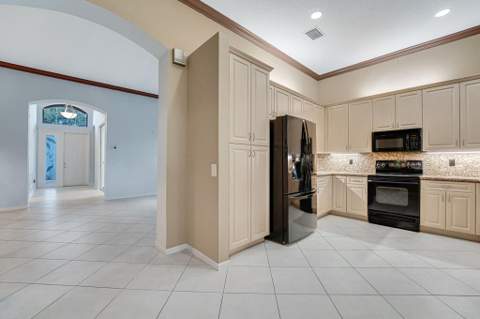 7932 Seagrape Shores Drive, Lake Worth FL - photo 11 of 54